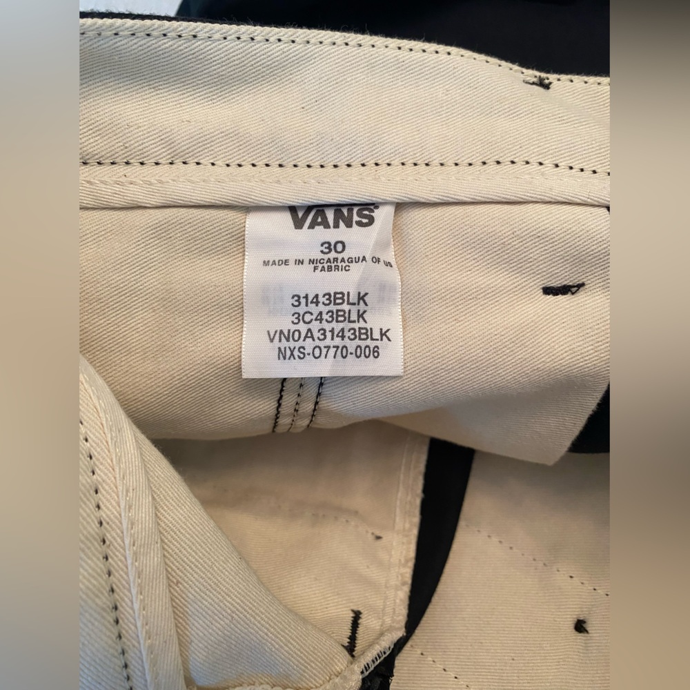 Vans Men's Black Straight Chino Pants - Picture 3 of 3